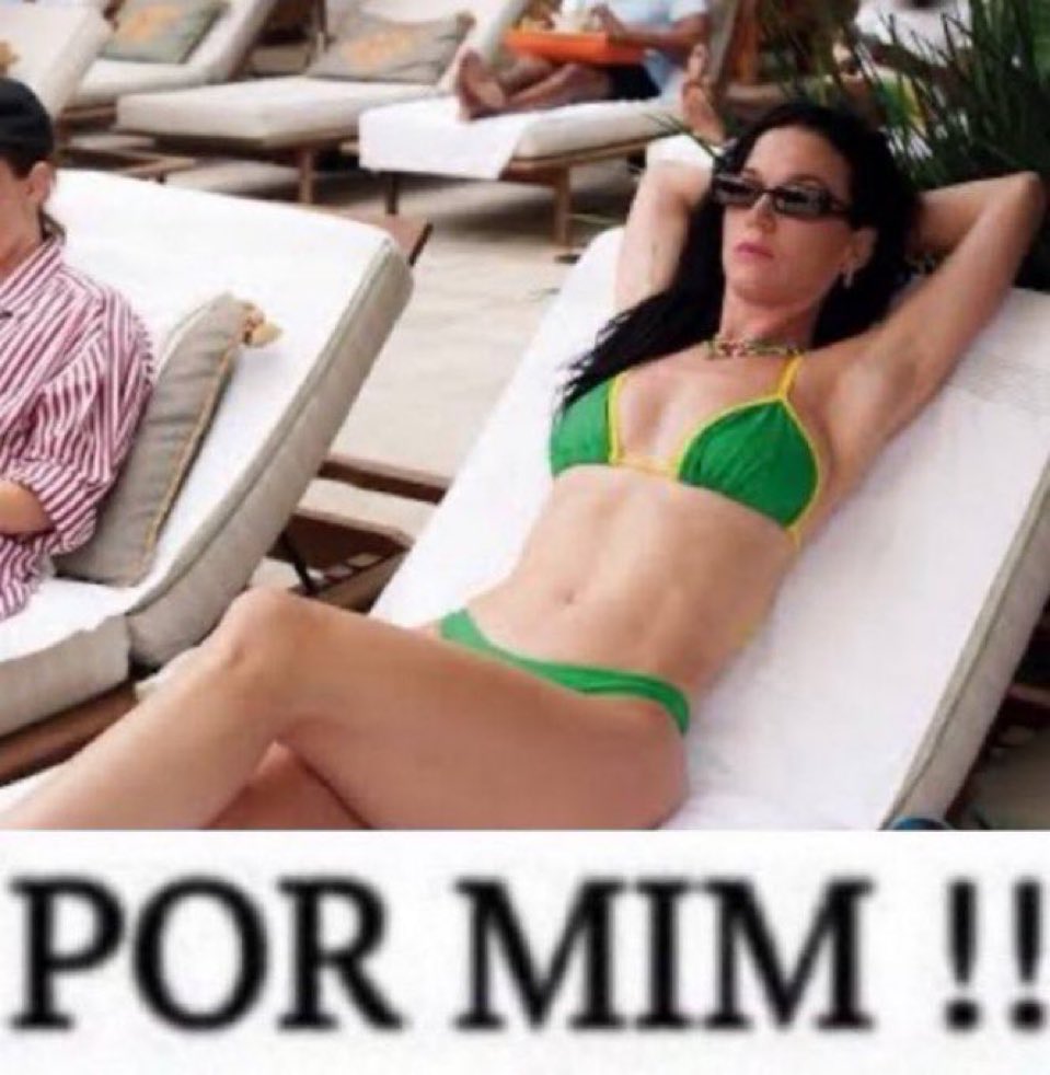 Lady Perry 🚬 tweet media
