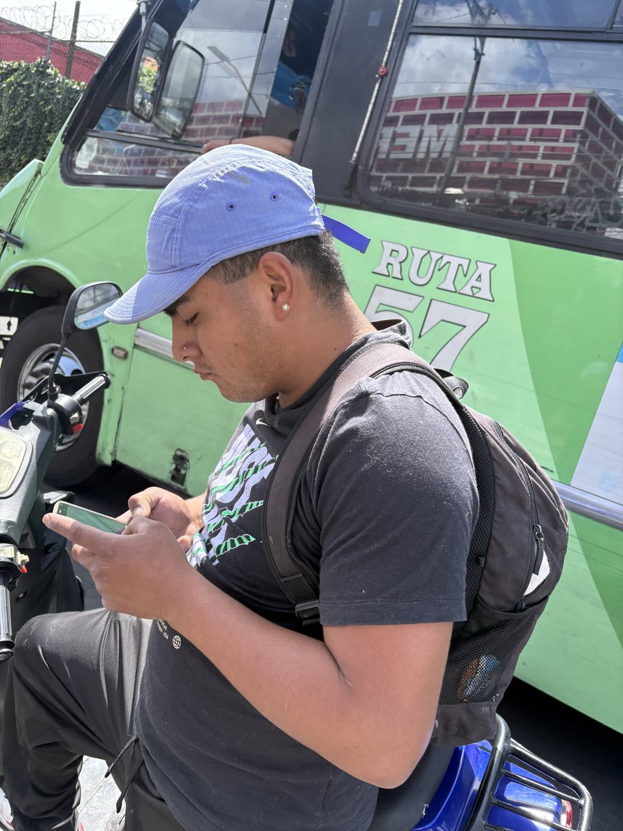 Ksedas's tweet photo. Otra de #motosimios ya sabemos qué hacer antes de que atropelle a un niño

@SSPCMexico @OVIALCDMX @locatel_mx https://t.co/zIB7n6ELWf