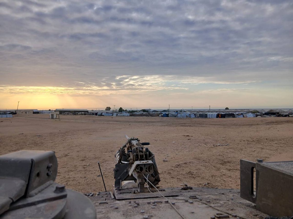 Israel_cnn's tweet photo. In het weekend verschuift de IDF de gele lijn voorwaarts in de zuidelijke sector van de Gazastrook. Op de foto's zijn landbouwgebouwen en kassen te zien met de namen van boeren uit de gemeenschappen Sde Livan en Pe'at Sadeh. https://t.co/ELszzOpODm
