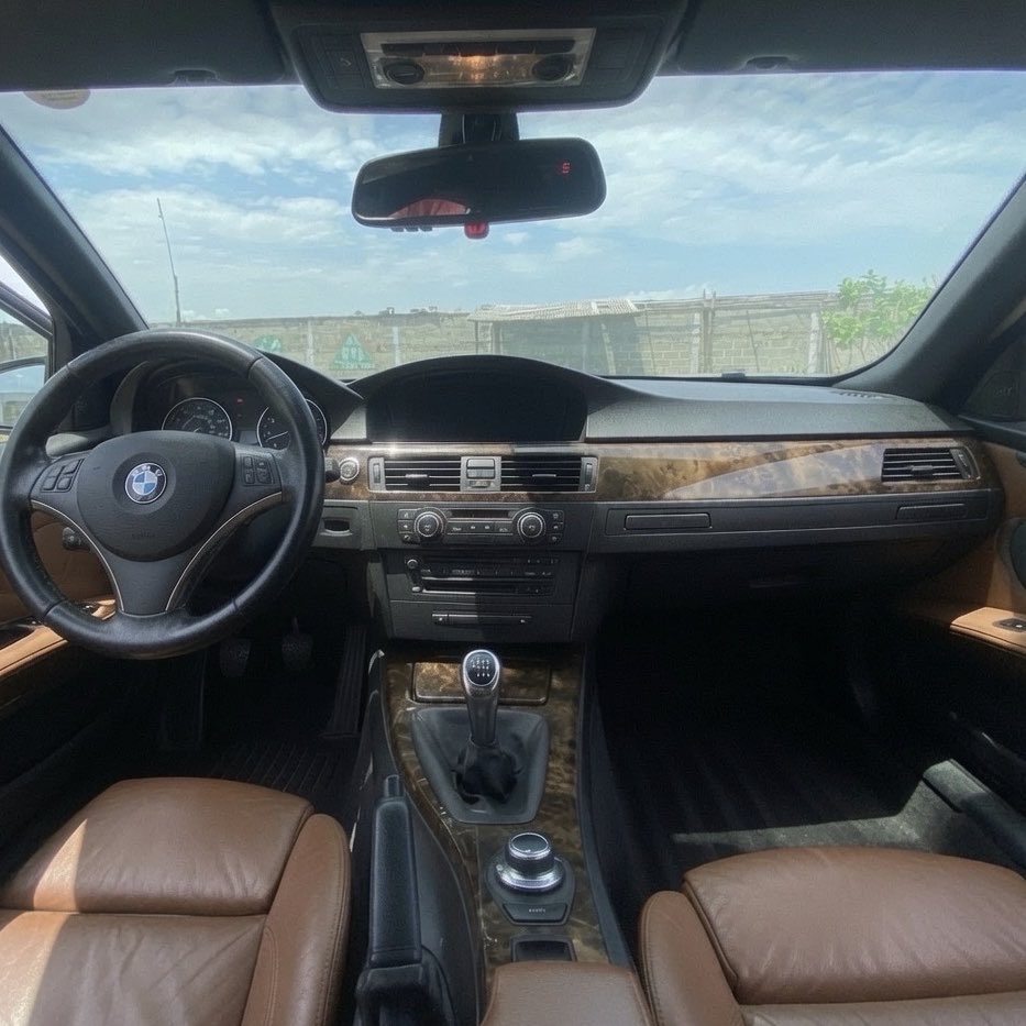 JimmyAnimashaun's tweet photo. @Motor1com @detta1z 2007 BMW 335i Convertible with Manual Stick https://t.co/VsFRYAbtSj