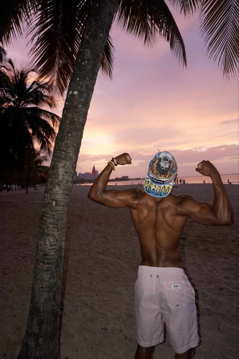 lilneyg's tweet photo. It’s been awhile since.🌴 https://t.co/IyhzYqVp2q