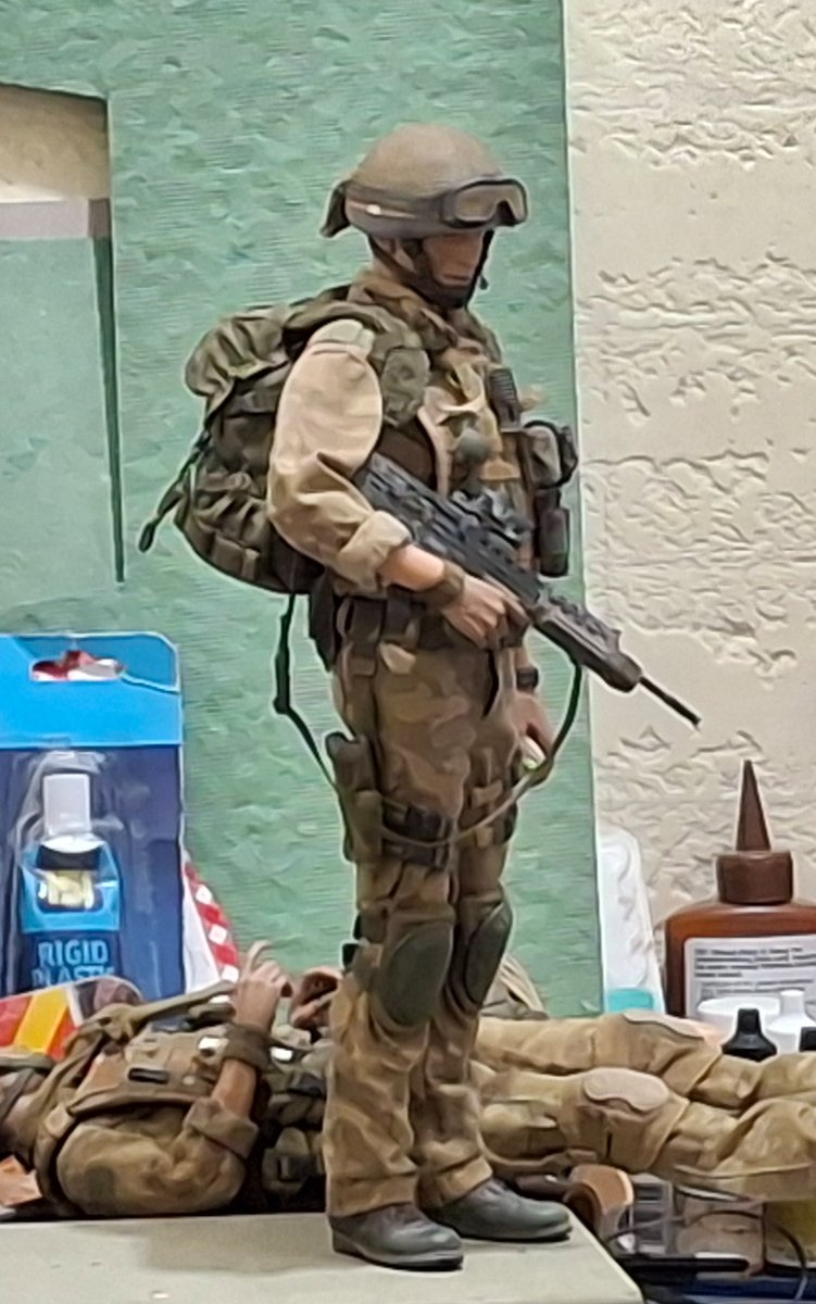 MarvsMilitary's tweet photo. Just a quick poor picture from a distance of one British Para custom figure that is close to being finished. I have another 3 that I have rearranged to freshen them up &amp; get them closer to how I had planned them from the start. Better pictures coming soon plus the other 3.

📯 https://t.co/cRkcq0x4gO