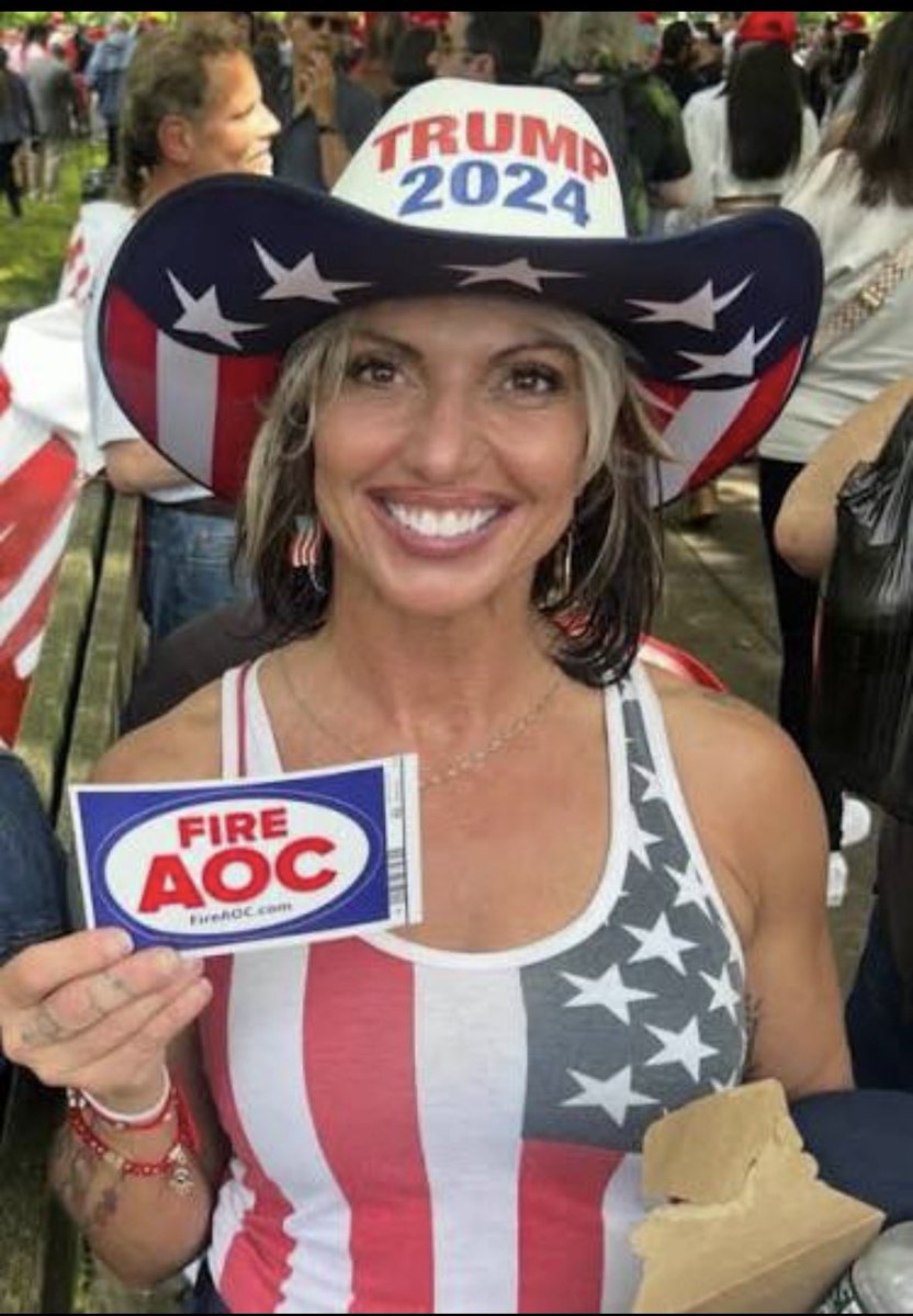 MagaGrunt1's tweet photo. 🇺🇸This election should not even be close. It’s Tina or AOC the choice is abundantly clear.🇺🇸 https://t.co/J876Z7qmX1
