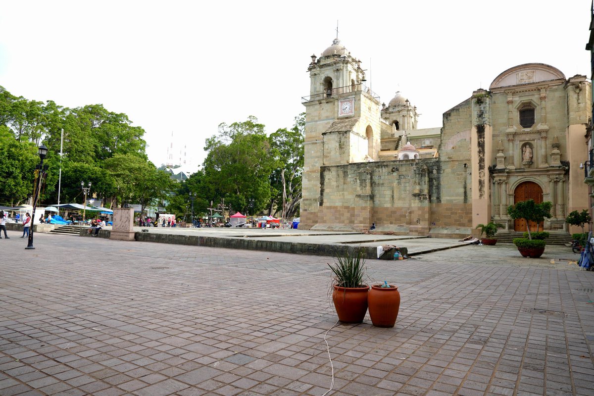 GobOax's tweet photo. ✨ ¡#Oaxaca es bonita!

Nuestro Centro Histórico vibra con su historia, cultura y tradición. Ven a visitarlo y disfrútalo en familia. https://t.co/g58goyKy89