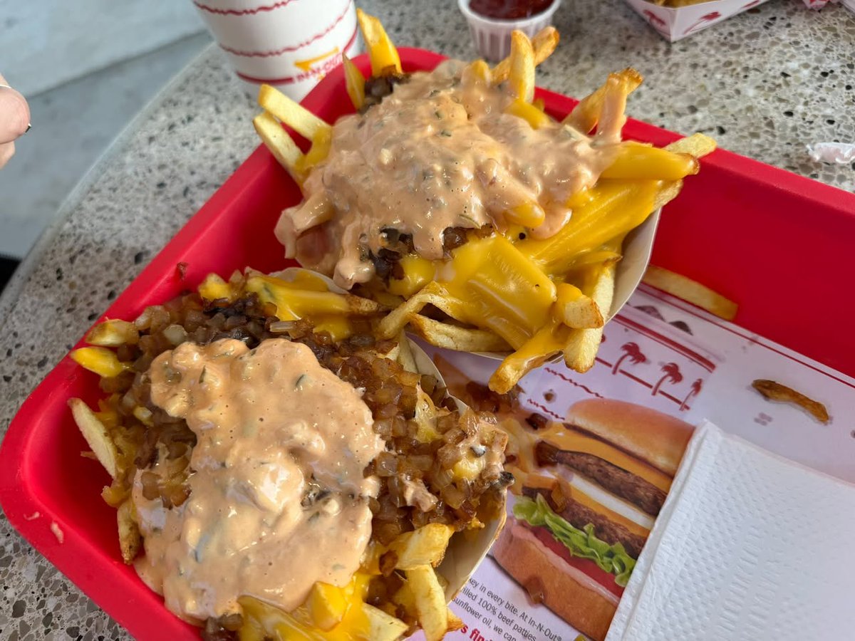 innoutburger_'s tweet photo. WEEKEND VIBES https://t.co/R9obCDXKee