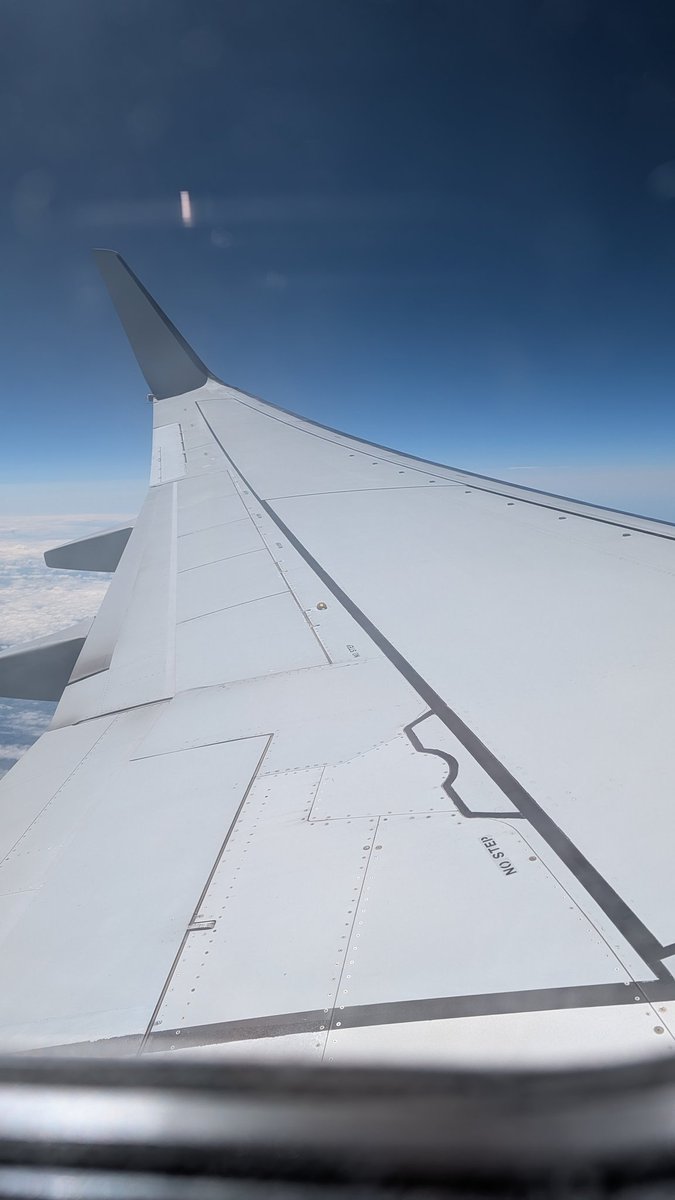 helloorockview's tweet photo. Love a good window seat view https://t.co/jTEUSrnBnu