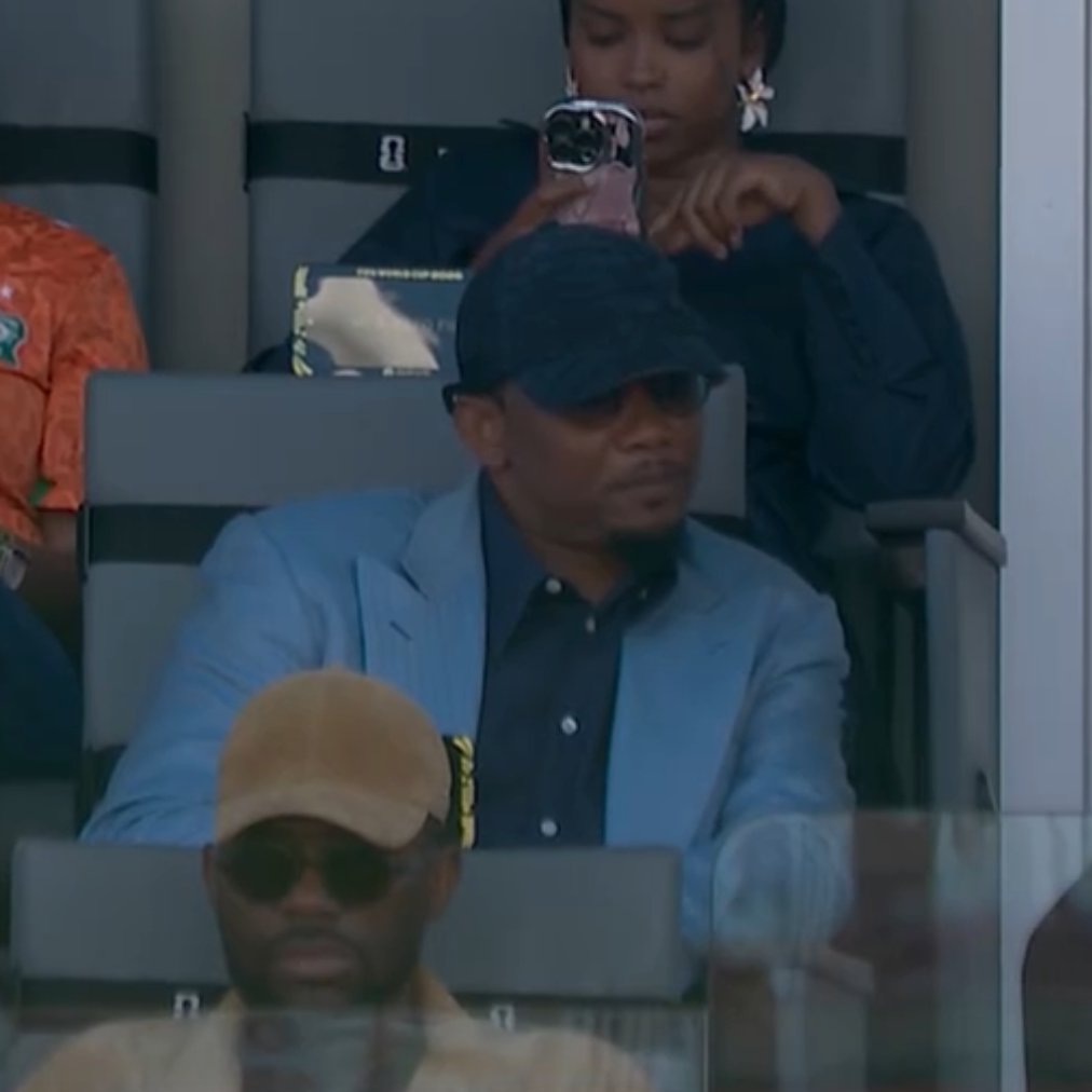 lnstantFoot's tweet photo. Samuel Eto'o est bien présent au match entre la Côte d'Ivoire et l'Allemagne. 😎🇨🇲 https://t.co/qePUdqc8qi