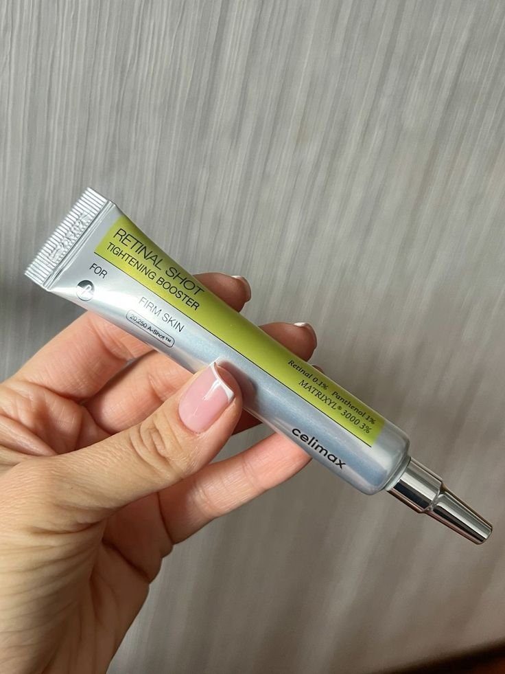 kafklore's tweet photo. tenho pena de quem é refém de procedimento estético sendo que em alguns meses o retinol muda até o seu dna se deixar https://t.co/UtvoOHGK1O