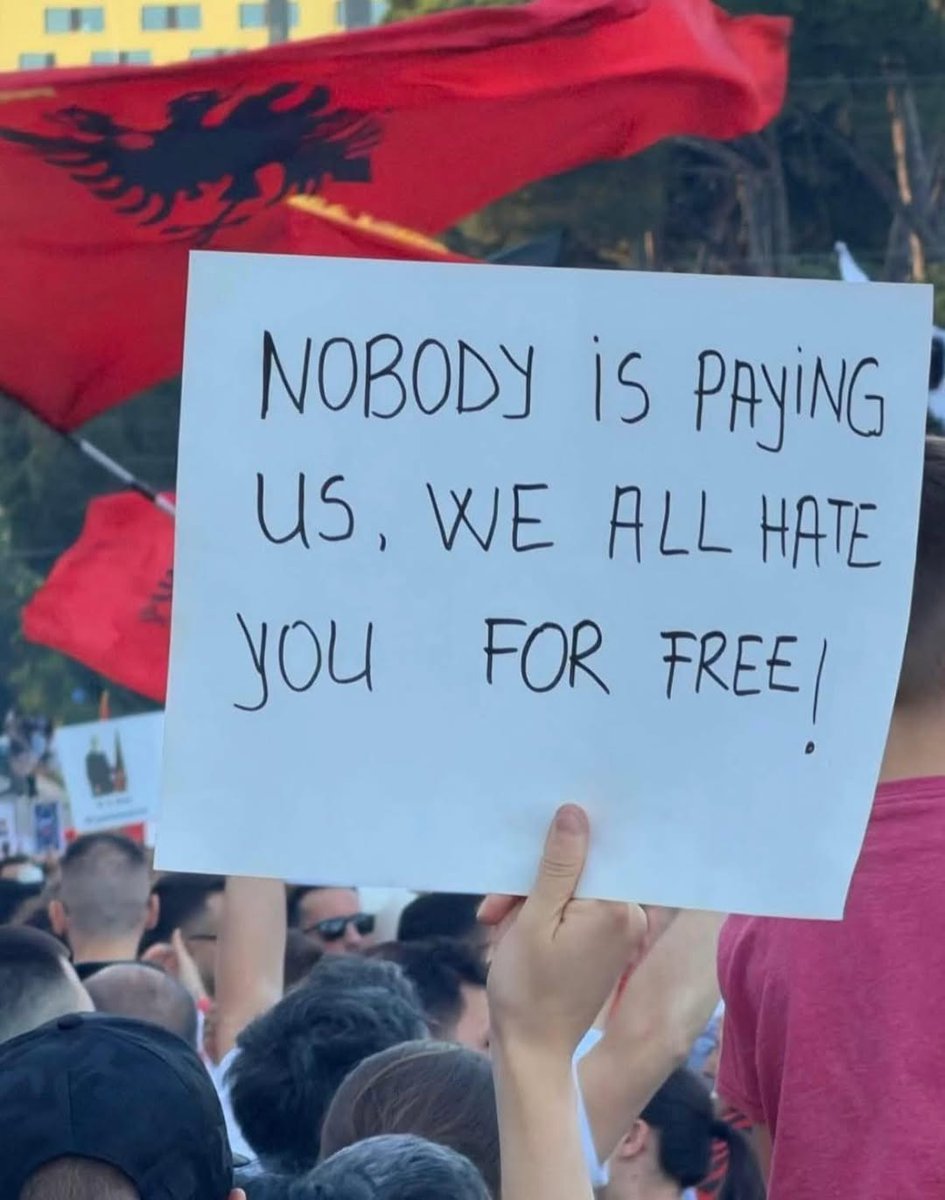 ultras_antifaa's tweet photo. Anti-government and anti-US protests in Albania:

“Nobody is paying us, we all hate you for free!” https://t.co/tE3B19c0EZ