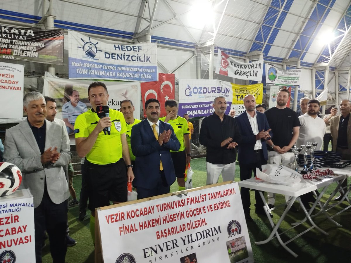 SitarErdem's tweet photo. Diliskelesi Muhtarlığımızın düzenlemiş olduğu Vezir Kocabay Futbol turnuvasında,
FIFA kokartlı hakem Hüseyin Göçek’in yönettiği final müsabakasında mücadele eden tüm takımlarımızı tebrik ediyor, turnuvanın şampiyonu olan Yorgun Söğüt Köy Derneği takımını kutluyorum. https://t.co/i3YVeGIXOP