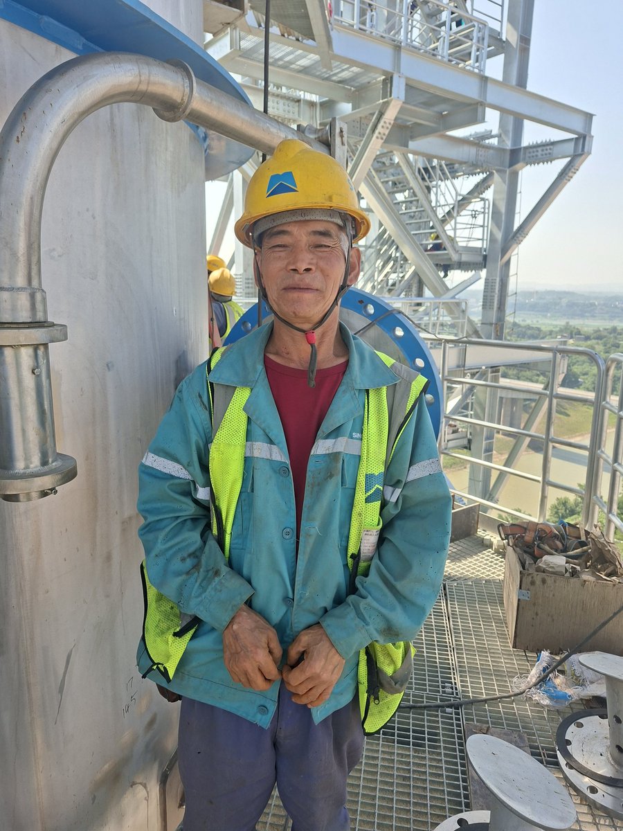 To92251006's tweet photo. @somemuija Tässä yksi temumies, omakätisesti kuvattu. 12h päivä/7pv viikossa. https://t.co/OEdaCGyyT9