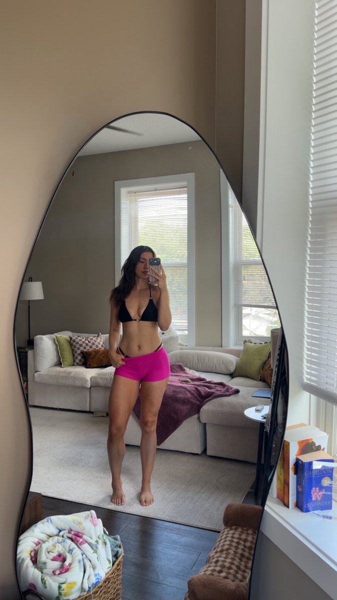 yapperbre's tweet photo. 👙☀️ https://t.co/gh9Nw7wdVS