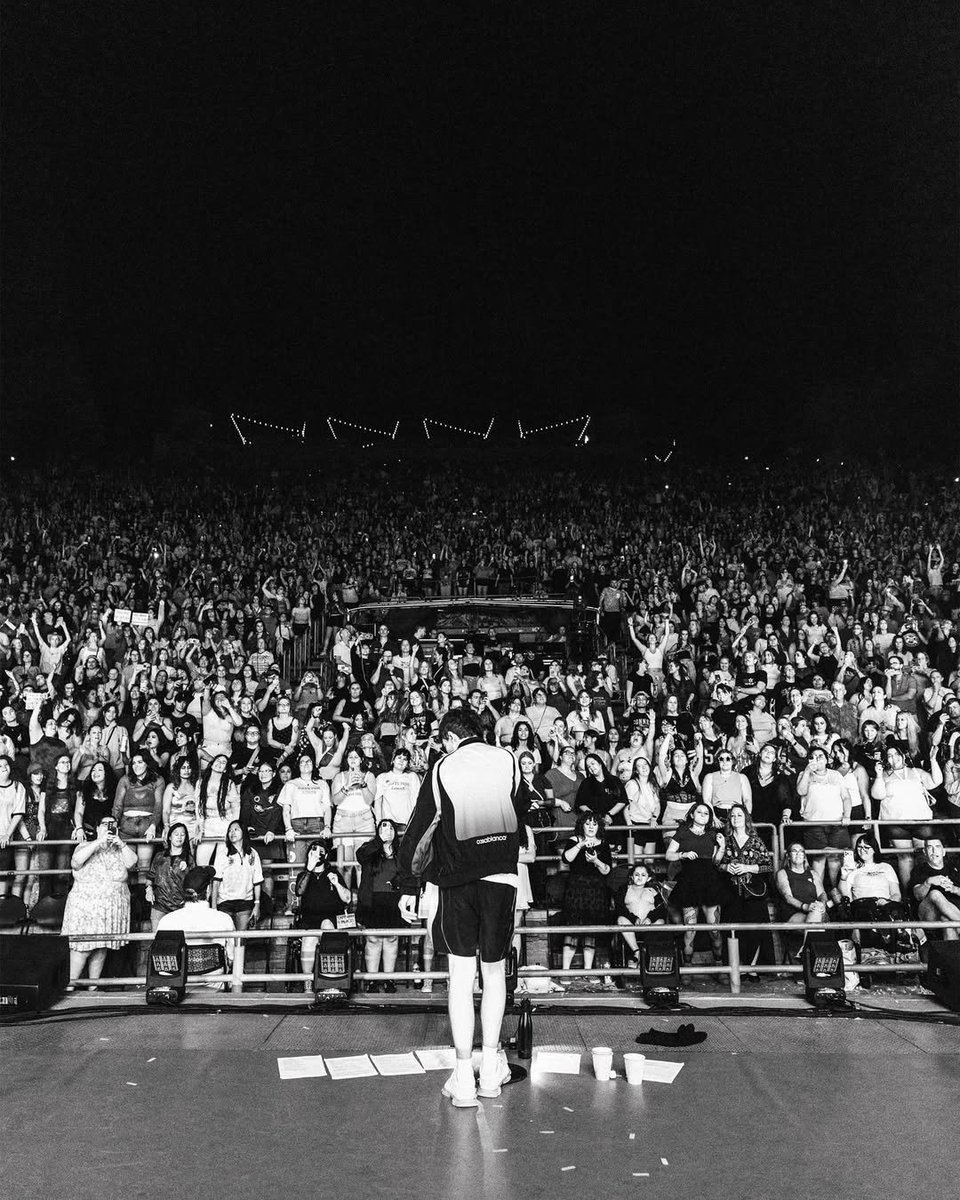 live_louist91's tweet photo. More of Louis via @LTHQOfficial 
#HDWGHWTRedRocks  #HDWGHWTColorado https://t.co/j4aQzgHqSY