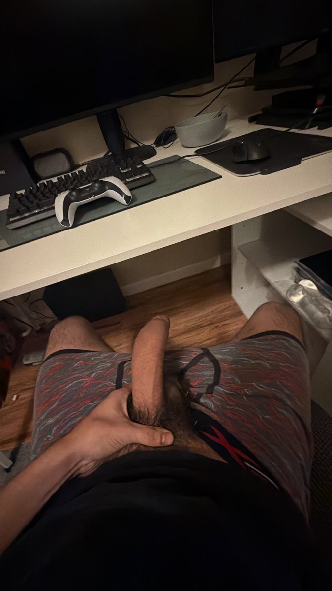bvxgal's tweet photo. Who going to be by Katy 🤦🏽 #htx #latino #horny #katy https://t.co/V7lilviCJX