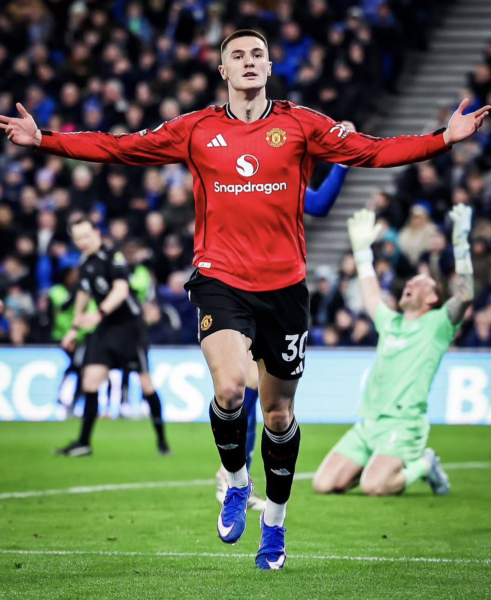 Utdtruthful's tweet photo. My STRIKER 🐅🇸🇮 https://t.co/fF7KXb9GTI