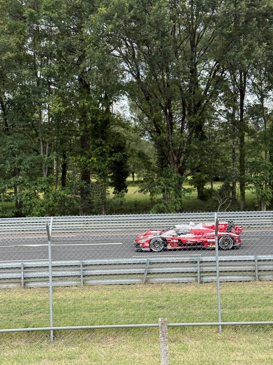 RWSimRacing tweet picture