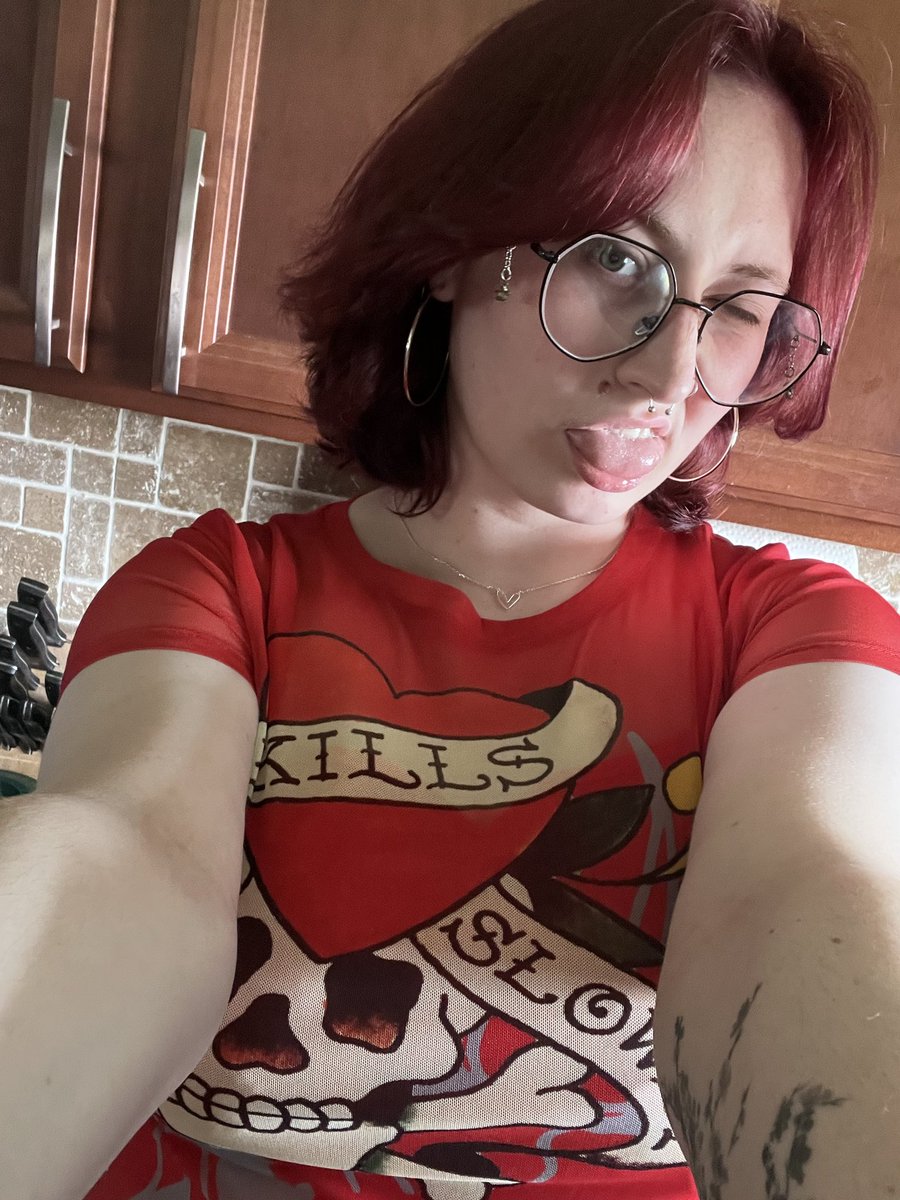 angelsared1cks's tweet photo. joe wouldn’t know what to do w all this https://t.co/6nfTmgW17I
