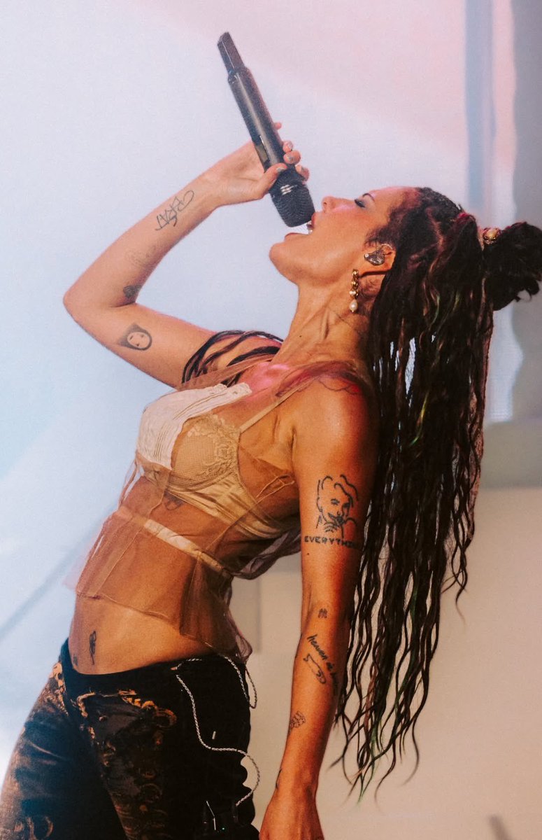 stillgotmadtime's tweet photo. love and power tour || the girl in the tower https://t.co/BokxA2thyp