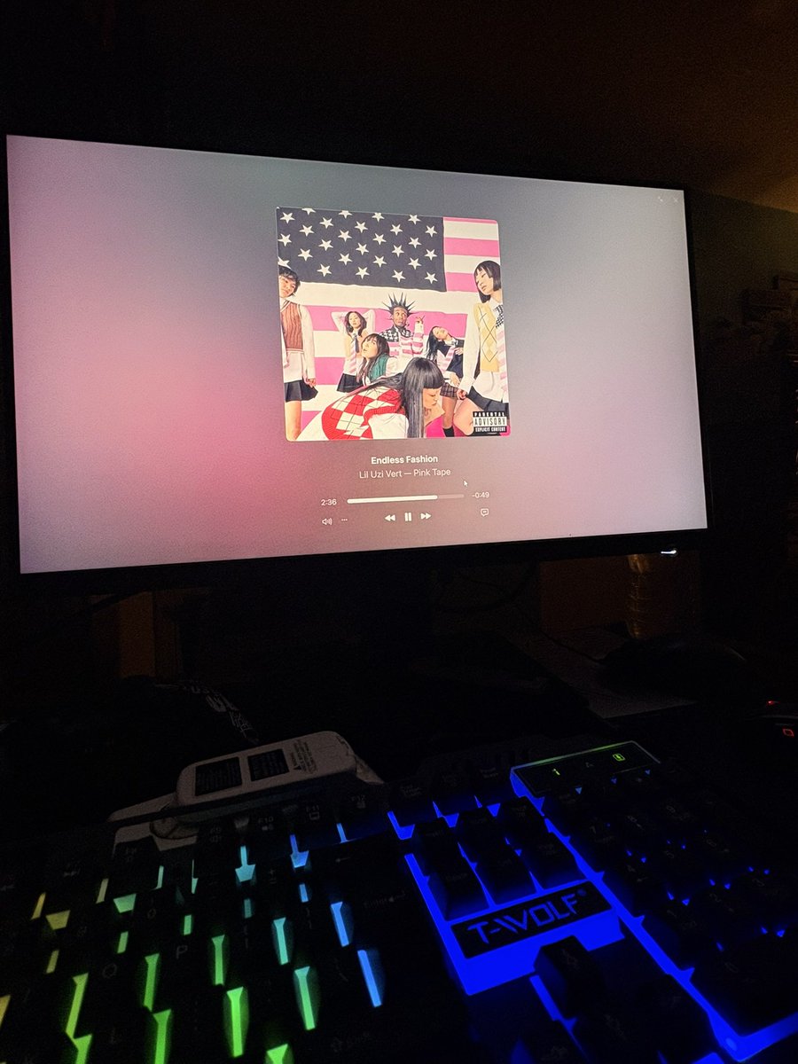 josevworld's tweet photo. if u fw this song lmk il come over and eyp https://t.co/EutLFururZ