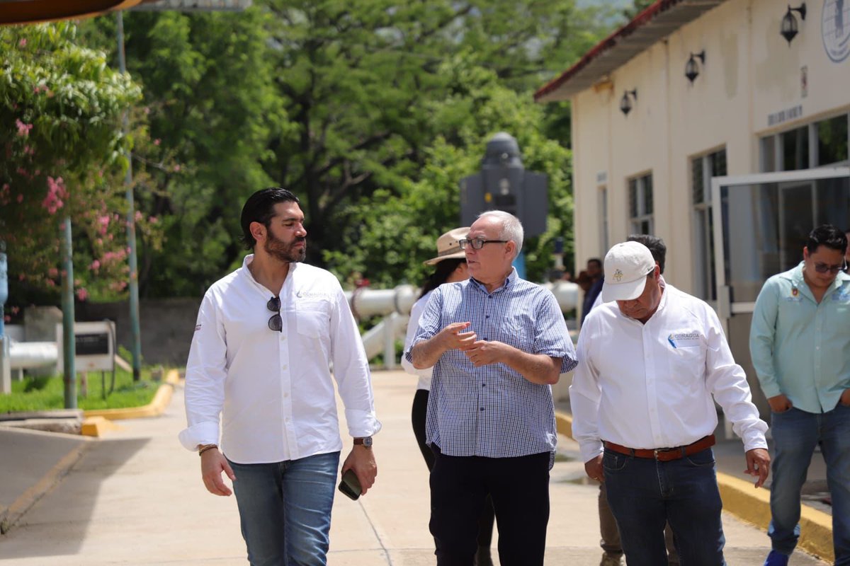 Conagua_OCFSur's tweet photo. 💧 Personal del OCFS de la Conagua y del SMAPA Tuxtla realizaron un recorrido por la Obra de Captación y Planta Potabilizadora de Ciudad del Agua.

🤝 Durante la visita se conocieron los procesos operativos y el equipamiento de esta infraestructura estratégica. https://t.co/LCaBhxpg8J