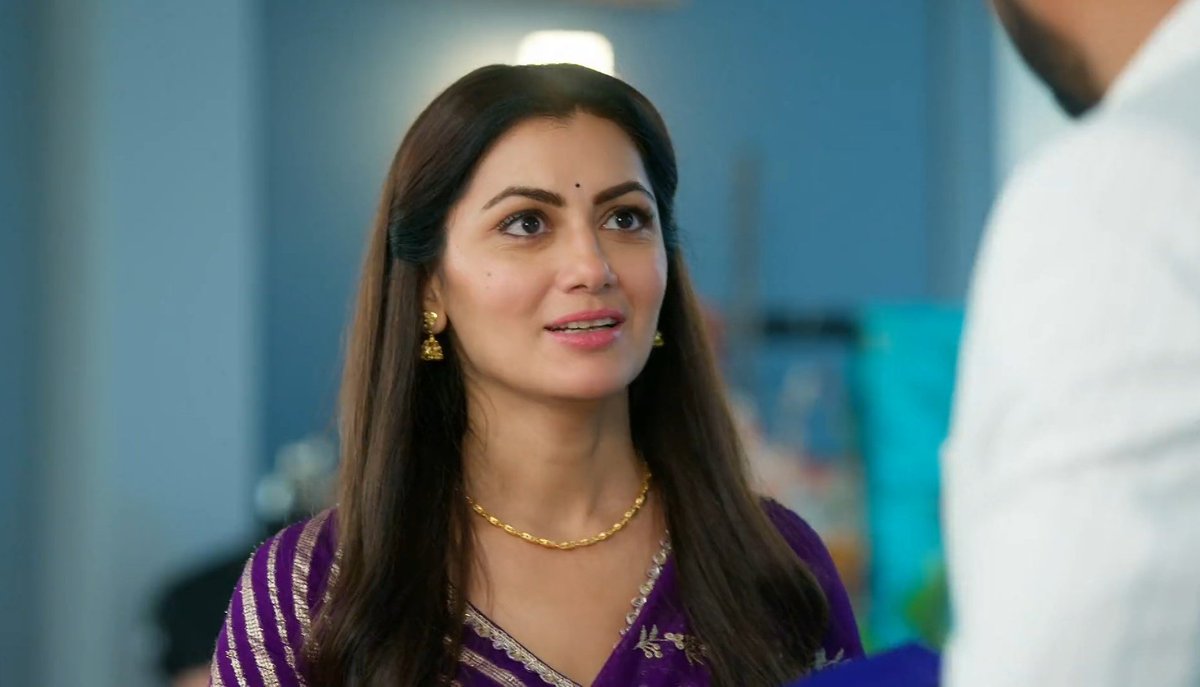 itsritian's tweet photo. "Liya nahi banaya hai aapke liye, birthday gift "🥹

She made a kurta for him🥹💙

#SritiJha #TumDenaSaathMera #TDSM #AparajitaSharma #Aprakshi https://t.co/6eBc7IFpOz