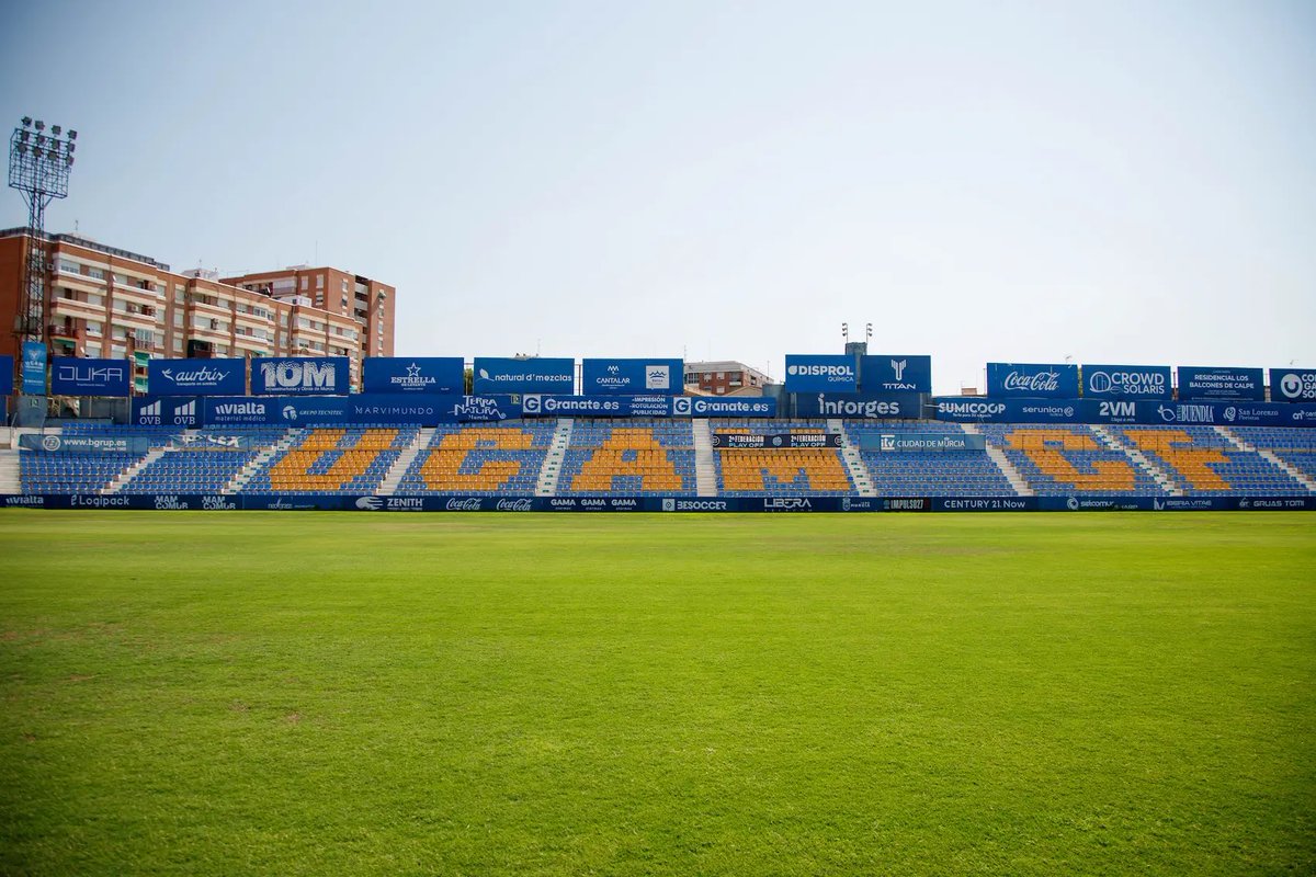 Vctr333's tweet photo. HAGAN HUECO EN ESA GRADA QUE LLEGA EL REAL MURCIA IMPERIAL A JUGAR CON LAS GARGANTAS GRANAS https://t.co/xL0A1g0iUg