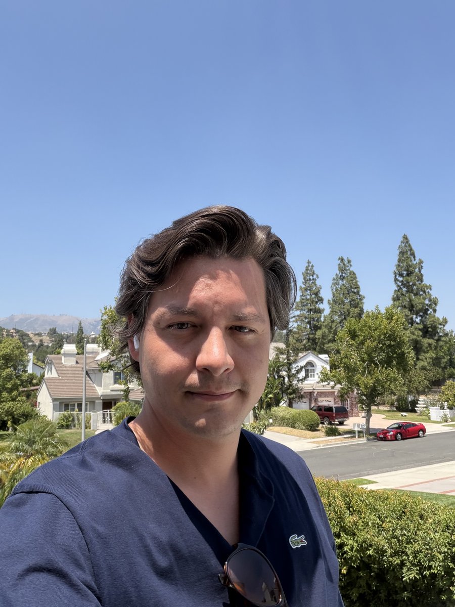 White_Rabbit_OG's tweet photo. FUCK IT WE’LL DO IT LIVE https://t.co/jpTGDIlTsc