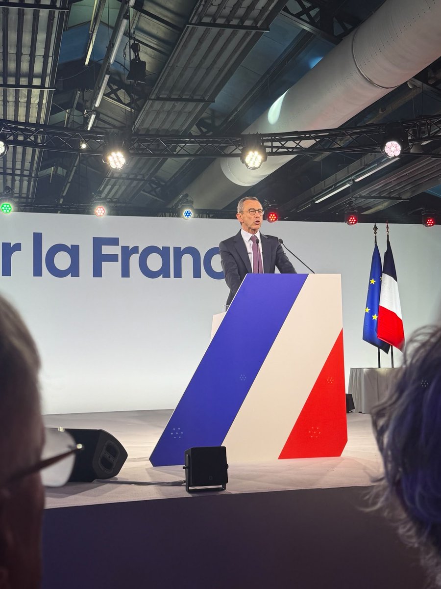 DMARGUERITTE's tweet photo. 🇫🇷 Nous étions plus de 6 000 pour soutenir notre candidat pour les présidentielles @BrunoRetailleau.

Une ferveur retrouvée pour ce 1er grand meeting autour d’une vision partagée pour l’avenir de la France. J’y ai retrouvé ce qui fait la force de notre famille politique : la clarté des convictions, le courage de dire les choses et la volonté d’agir pour la France.

Bruno Retailleau porte une ligne exigeante, cohérente et profondément ancrée dans les valeurs de la droite républicaine. Son engagement, son énergie et sa détermination montrent qu’une alternative crédible est possible pour redresser la France.