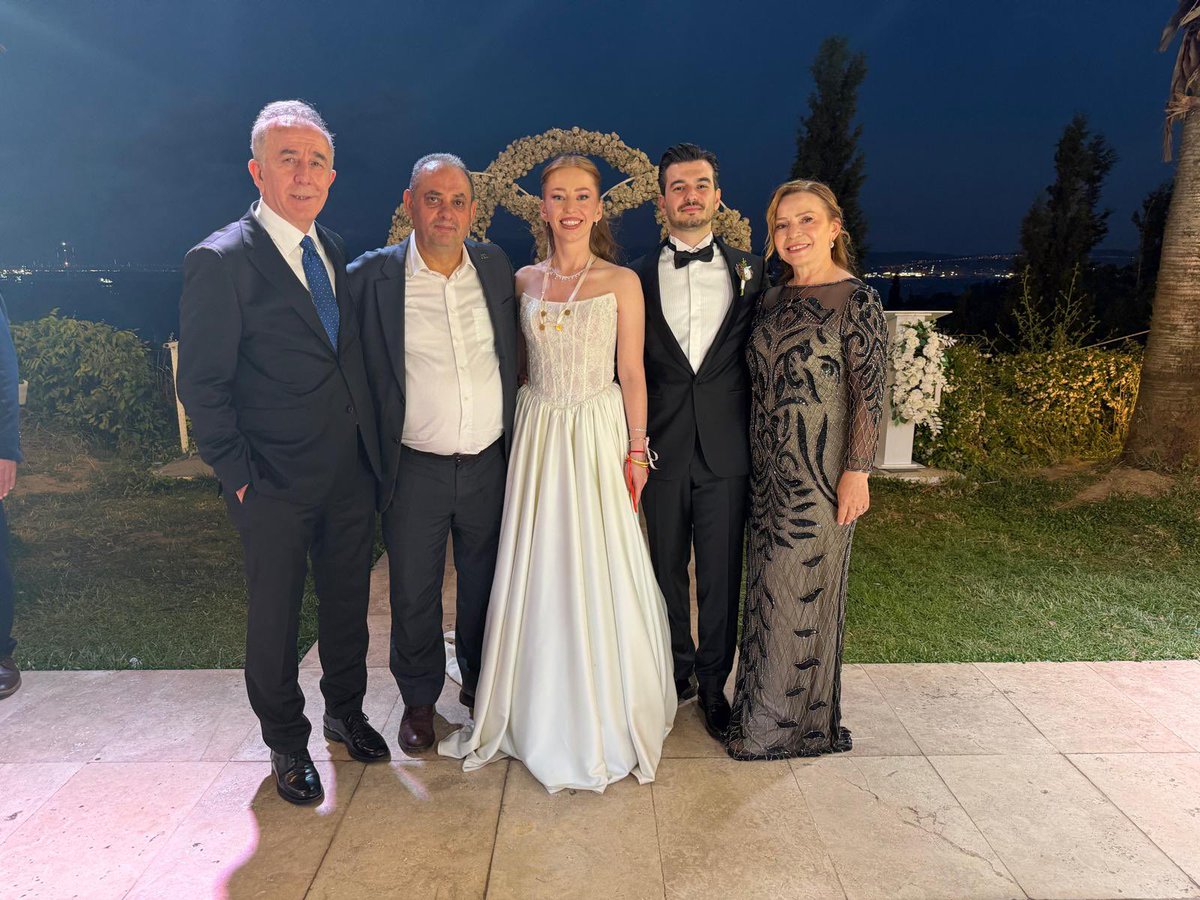 hakiskonf's tweet photo. Genel Başkan Yardımcımız Yunus Değirmenci Konfederasyonumuz HAK-İŞ'i temsilen Özçelik-İş Sendikamızın Genel Başkan Yardımcısı Şerafettin Koç'un kızının düğün merasimine katıldı. 

Değirmenci, Merve ve Oğuz çiftine ömür boyu mutluluklar diledi. https://t.co/c7nZ5Y0ucZ