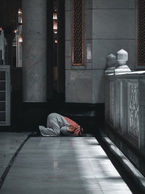 Ayet1Hadis's tweet photo. "Rabbim, beni yalnız bırakma..."

(el-Enbiya, 21/89) https://t.co/RQ6tXOazNg