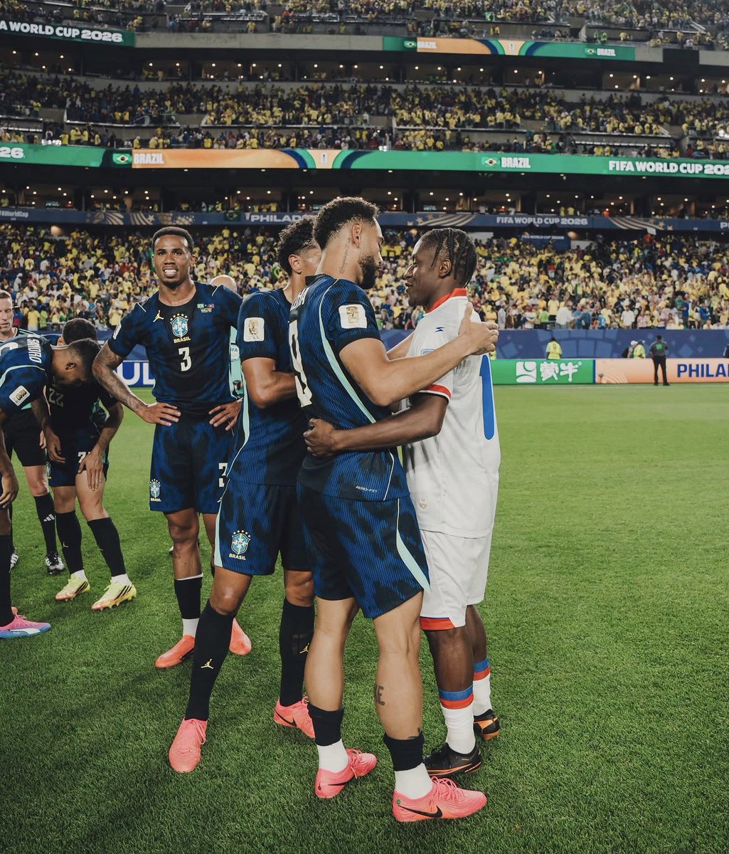FootKole's tweet photo. 🤝🇭🇹🇧🇷 Jean-Ricner Bellegarde et Matheus Cunha se retrouvent à la Coupe du monde ! Anciens coéquipiers à Wolverhampton, ils se croisent cette fois sous les couleurs de leurs sélections respectives, Haïti et le Brésil. 🌍⚽️ https://t.co/W6cBul6sWq