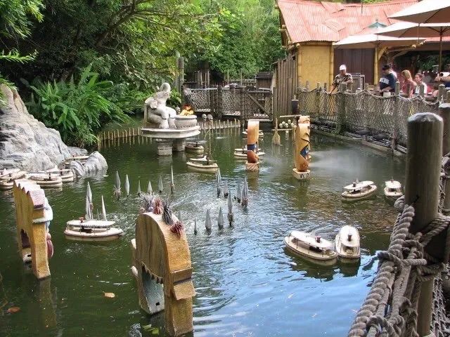 HistoryAtDisney tweet picture