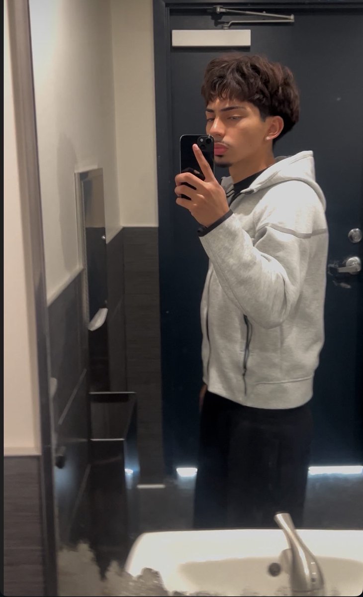DanielMend7n's tweet photo. What up #lifestyle #TraderLife https://t.co/43PjuIU083
