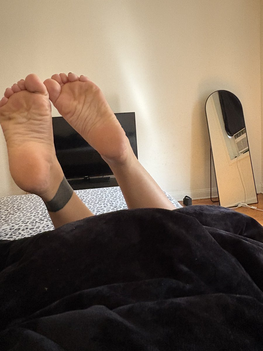madgoddess_'s tweet photo. For the love of soles https://t.co/rnb60r0XKA