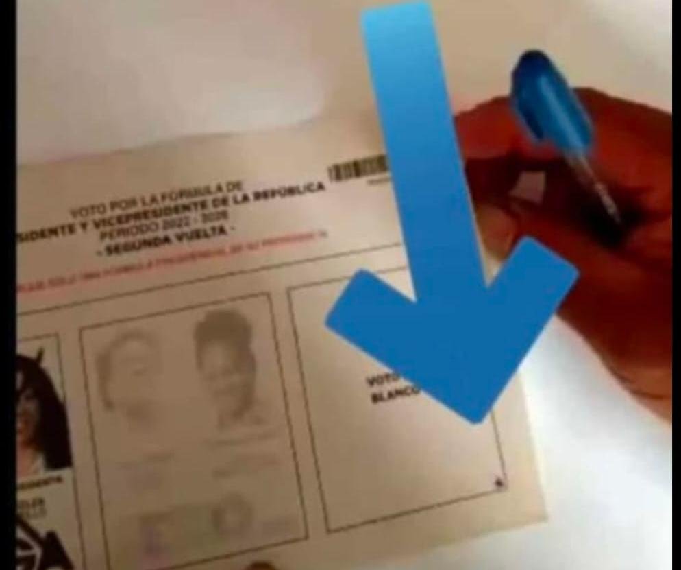 _realcaro's tweet photo. Tomense el tiempo necesario para revisar bien el tarjet��n, que no haya ni un solo manchón, que este firmado, si ven algo raro pidan el cambio, asegurense que el tarjetón defectuoso sea destruido y reporten la anomalía

#KpopersConElPacto  #IvanCepedaPresidente #MeLaJuegoPorLaVida https://t.co/LjZ2rQgFcC