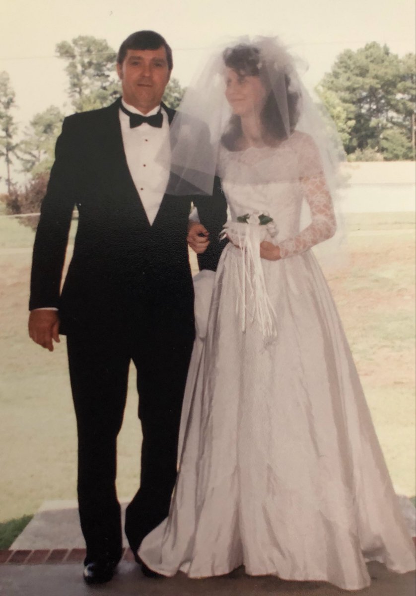 MOONEYCHRISTA's tweet photo. 17 Father’s Days without you here.  I still miss you every day.  I miss most hearing you pray!   I am so thankful for my Godly heritage! https://t.co/rTbxkm3Jnx