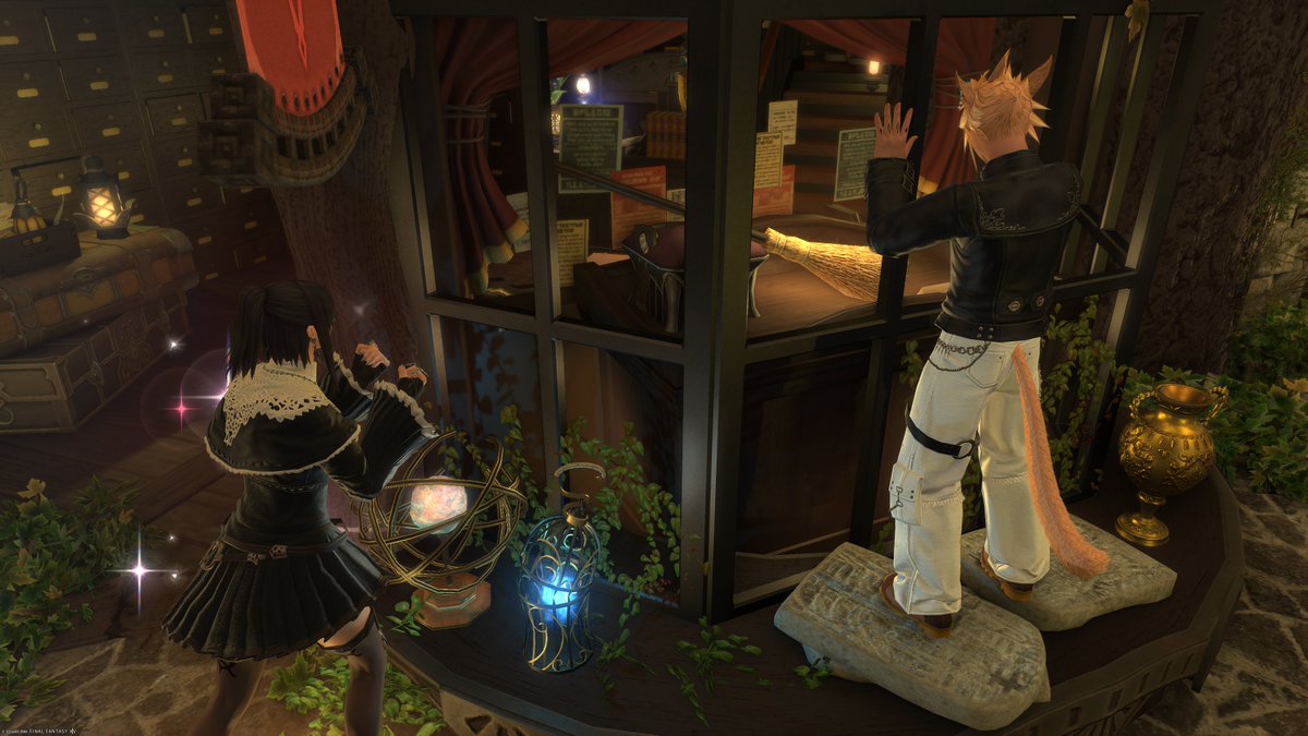 Uruk_CG's tweet photo. やはり箒は最新型ですよ！
ショーウィンドウに張り付いて見てた人が3枚目でなんかやらかしてるけどｗ
そして最後はお馴染みの寝落ちしたラキさん💤
頑張ってシンバルめっちゃ鳴らしたけど、努力の甲斐も虚しく離席マークが点灯して1人取り残されて魔法界の住人となりました……。
#CWLS_PeaceRabbit https://t.co/YeXuAnWy9J