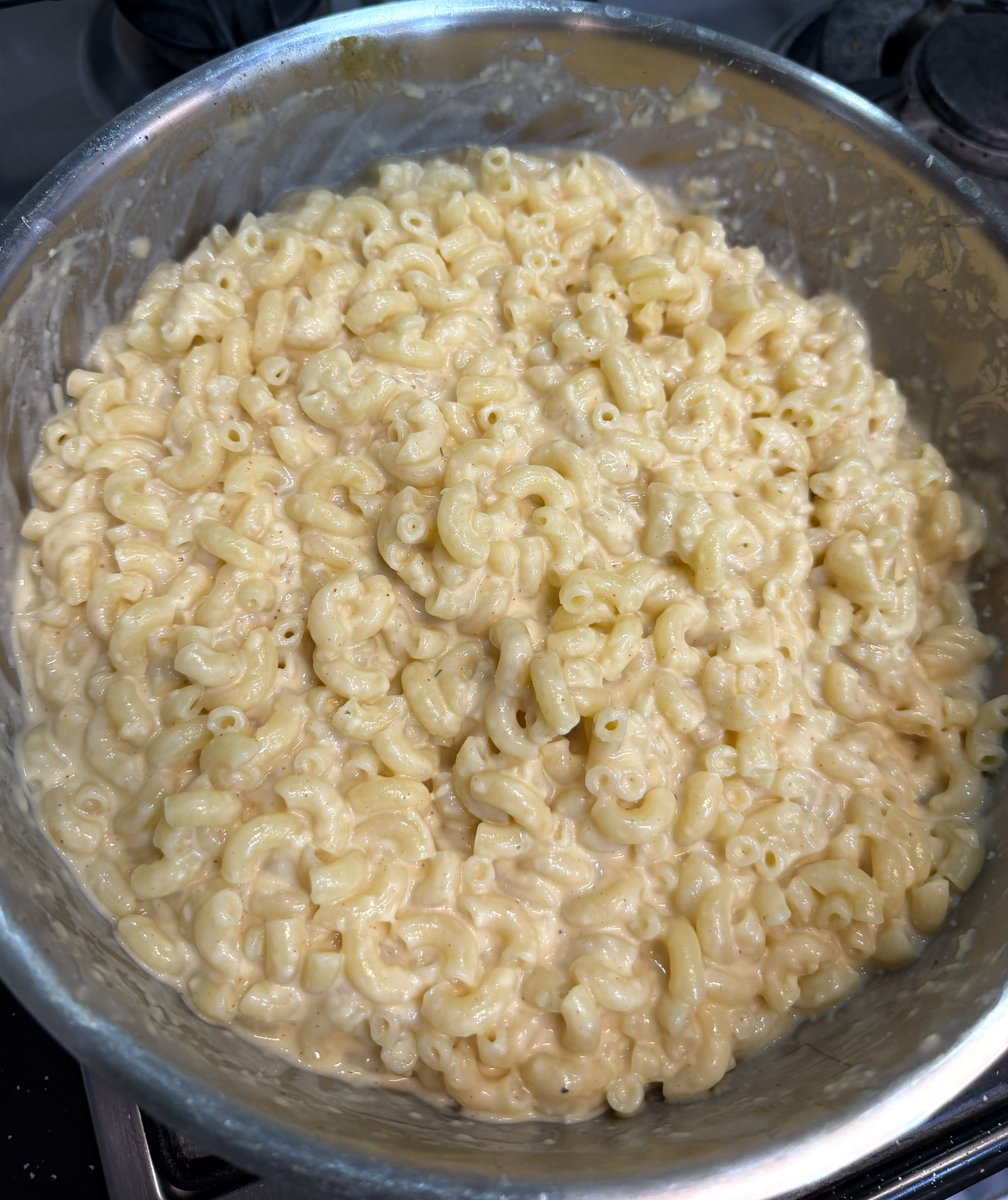 azeuiv's tweet photo. Mac an cheese 😝 https://t.co/KS2P6F19q4