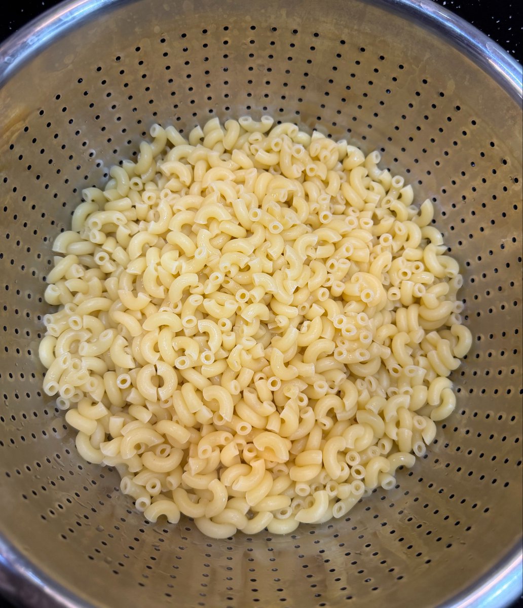 azeuiv's tweet photo. Mac an cheese 😝 https://t.co/KS2P6F19q4