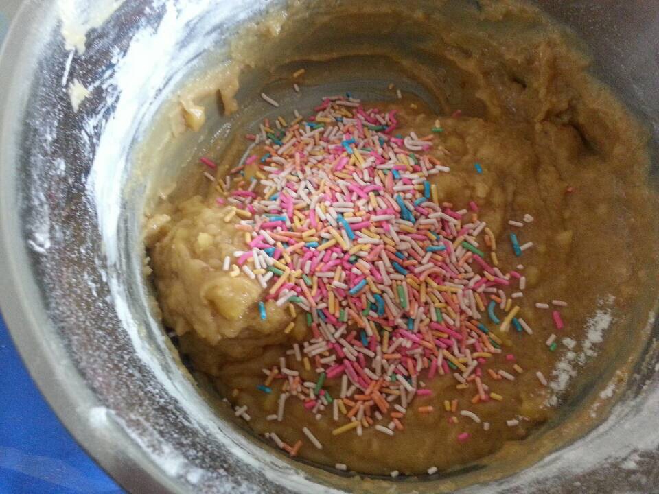 NowStyle2023's tweet photo. Today’s fun dad-kid activity: baking rainbow cookies together! Flour, laughter, and messy hands = perfect Saturday https://t.co/CsglgqRdrx