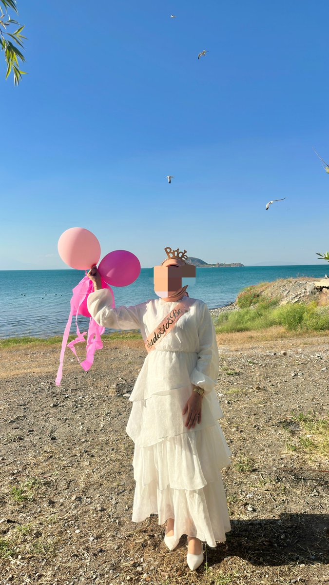 efnillla's tweet photo. akdamar adası manzaralı bride… çok iyi bi event olmuş arada toplanalım böyle https://t.co/hao3ApfY8h