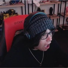 DsMilyyy's tweet photo. Solo a Quackity le toca vivir la experiencia de ser baneado dos veces de su propio server JAJAJAAJAJJAJA 😭😭 https://t.co/sDv75Xz8tx