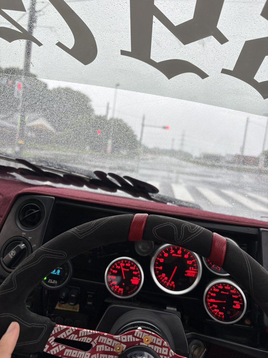 sprNastR's tweet photo. 日光付いたら車綺麗にします（） https://t.co/WjvZfrs6BL