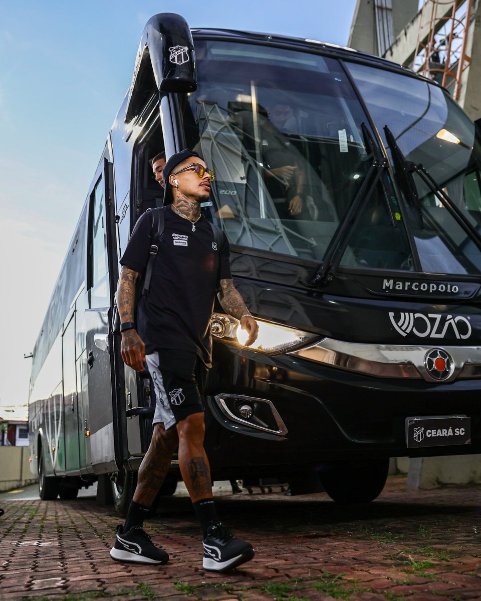 CearaSC's tweet photo. CHEGAMOS! 🏟️⚫⚪

📸 Gabriel Silva / Ceará SC

#CearáSC https://t.co/I6ChVYo2EA