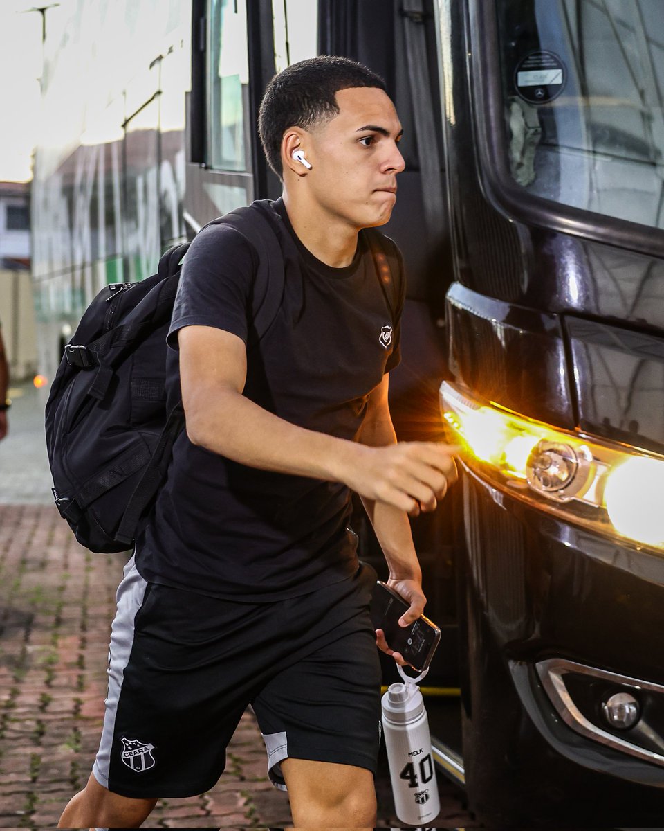 CearaSC's tweet photo. CHEGAMOS! 🏟️⚫⚪

📸 Gabriel Silva / Ceará SC

#CearáSC https://t.co/I6ChVYo2EA