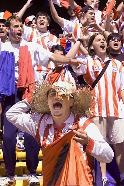 gaunadiego2001's tweet photo. Aficionados 🇵🇾 🧉 mundial 98. https://t.co/54H0sjepw6