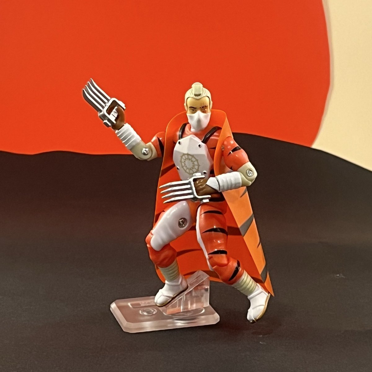 theh1ddenforce's tweet photo. #torashi, one of #shinobi’s closest friends and allies, is trained in #tigerstyle #kungfu and brandishes two razor-sharp #tekkokagi https://t.co/9GYwkS98sW