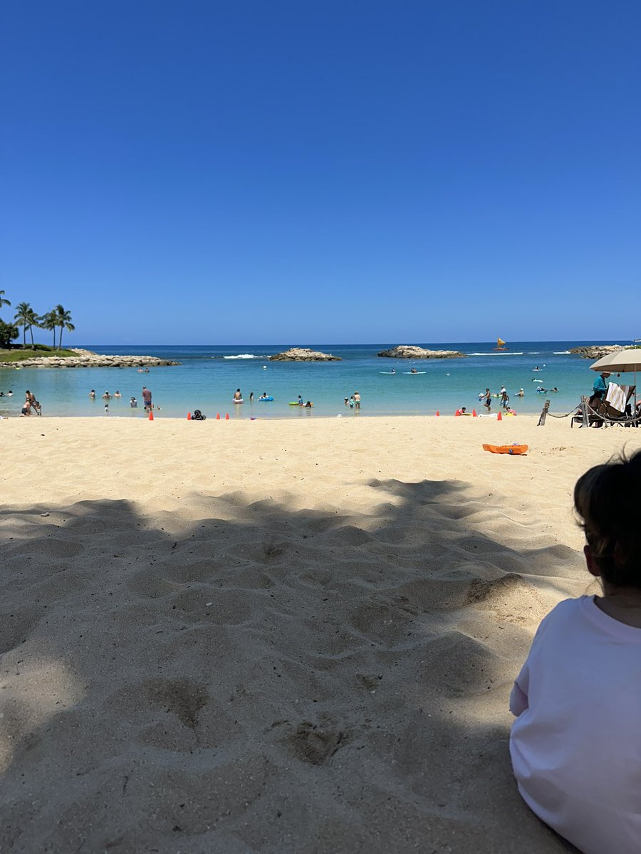 JoshLiles28's tweet photo. #Hawaii https://t.co/sJBTvuEG4Z