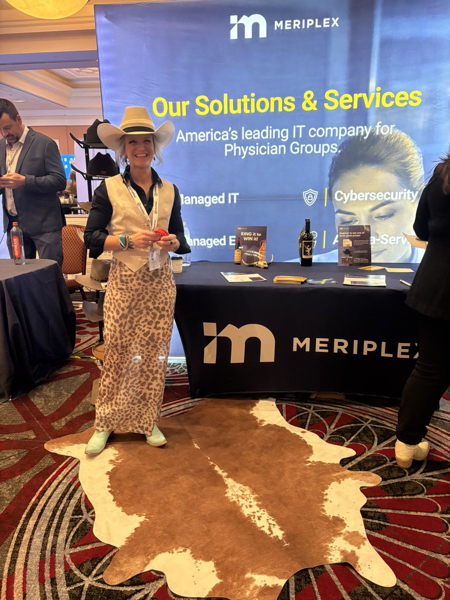 UrologyUS's tweet photo. Lets walk around the Exhibit Hall at #LUGPARegional Meeting in Las Vegas! https://t.co/94hppwmadR