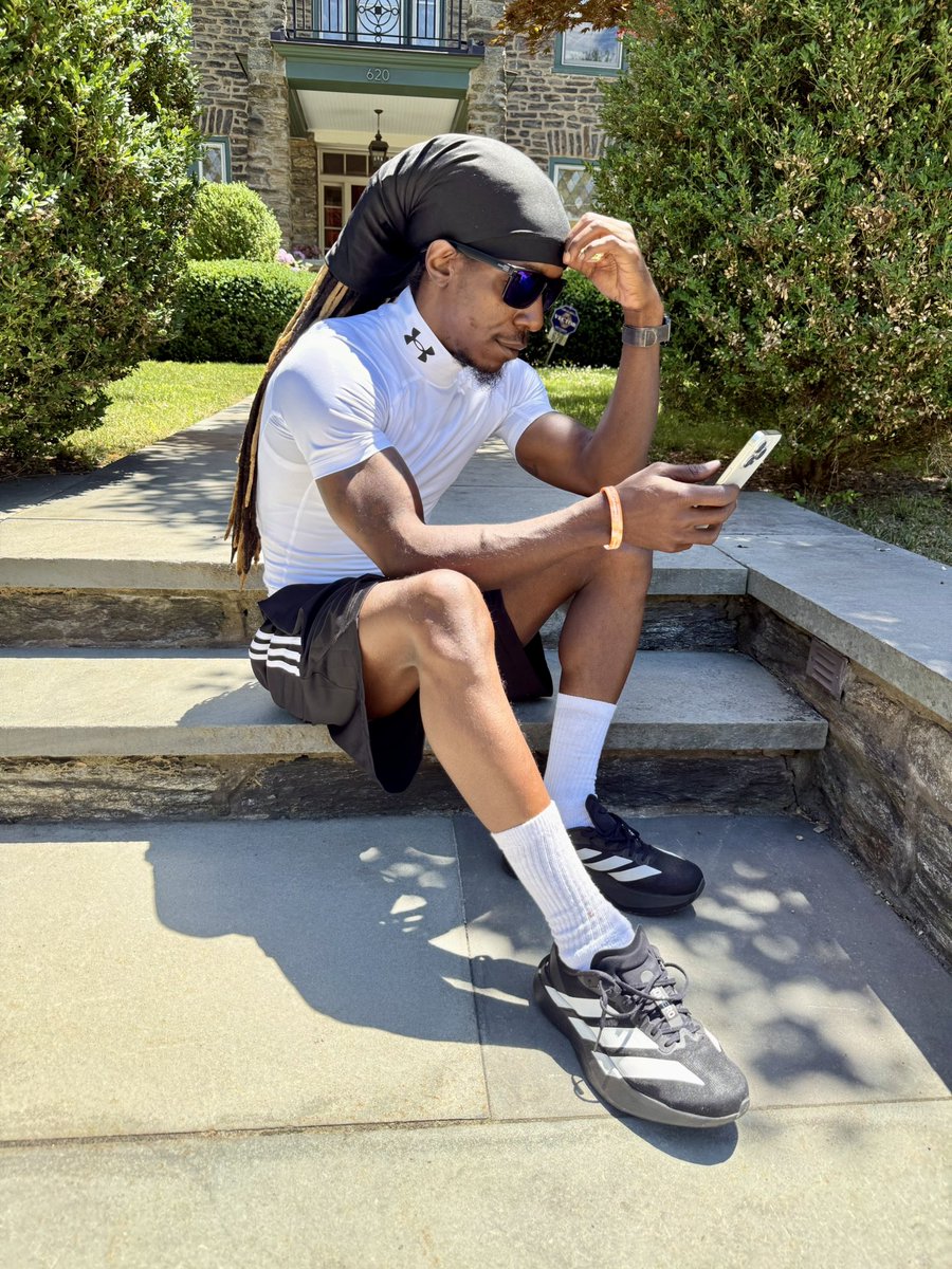 Skills_215's tweet photo. Turn ya pain into a passport instead of a prison. With that said ‘Cold World’ OUT NOW‼️
Give it a few days to hit all the major DSP’s.
Love is love! 🫡❤️🎶 #ColdWorld 🧊🌏 https://t.co/50vKpSuXvn
